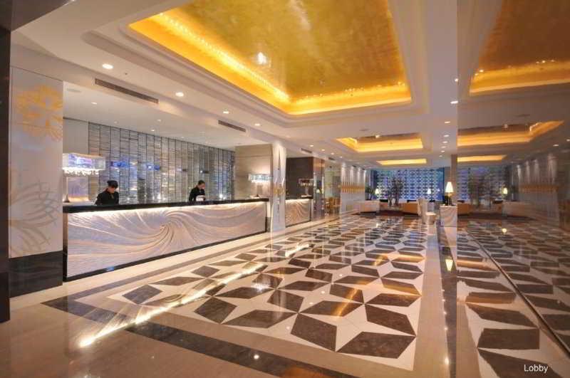 Monarch Skyline Hotel Luzhu Exterior photo